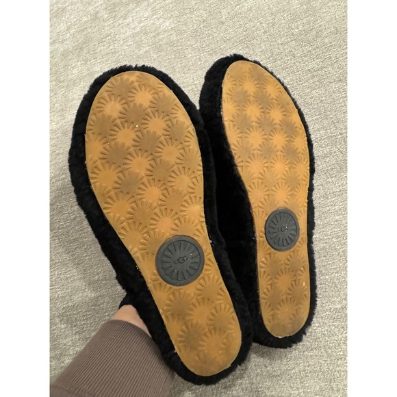 UGG Fluff Yeah Slide Slippers Black Sheepskin Fur Elastic Strap Women's Size 9 - Picture 7 of 8